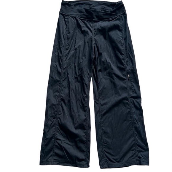 Lululemon Pull On Unline Crop Pant Size 6 - Picture 6 of 6